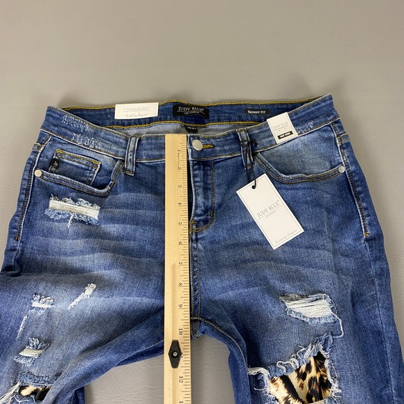 Judy Blue Jeans Women's 13/31 Skinny Fit Distressed Leopard Patch NEW NWT - Picture 14 of 16